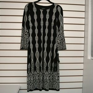 Women's "glamour" black and white dress